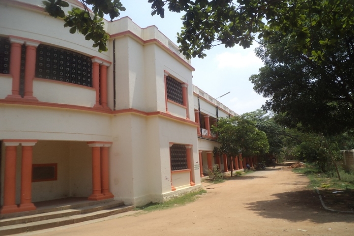 https://cache.careers360.mobi/media/colleges/social-media/media-gallery/22763/2019/1/4/Campus View of Government College for Boys Kolar_Campus-View.jpg